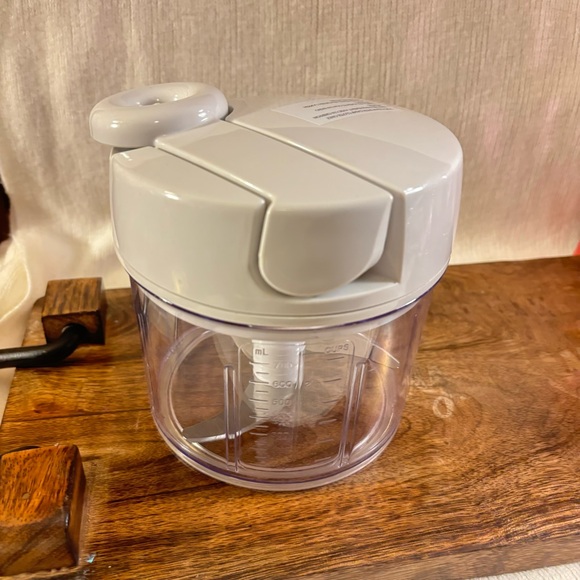 👩🍳 Pampered Chef Manual Food Chopper - Picture 1 of 5